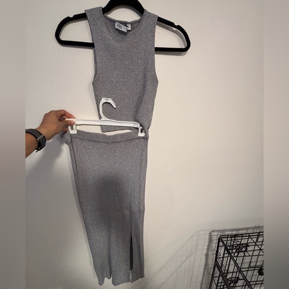 Elegant Gray Sleeveless Metallic  Dress - Picture 1 of 4